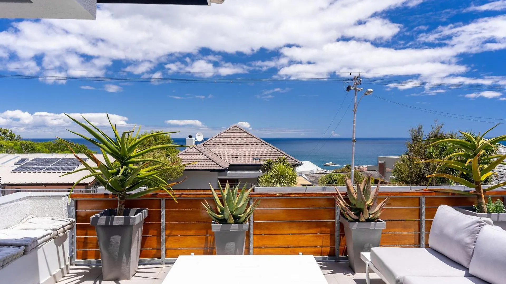 Camps Bay Deluxe - Luxury Home With Pool, Ocean & Mountain Views Kapstadt 0*,  Südafrika