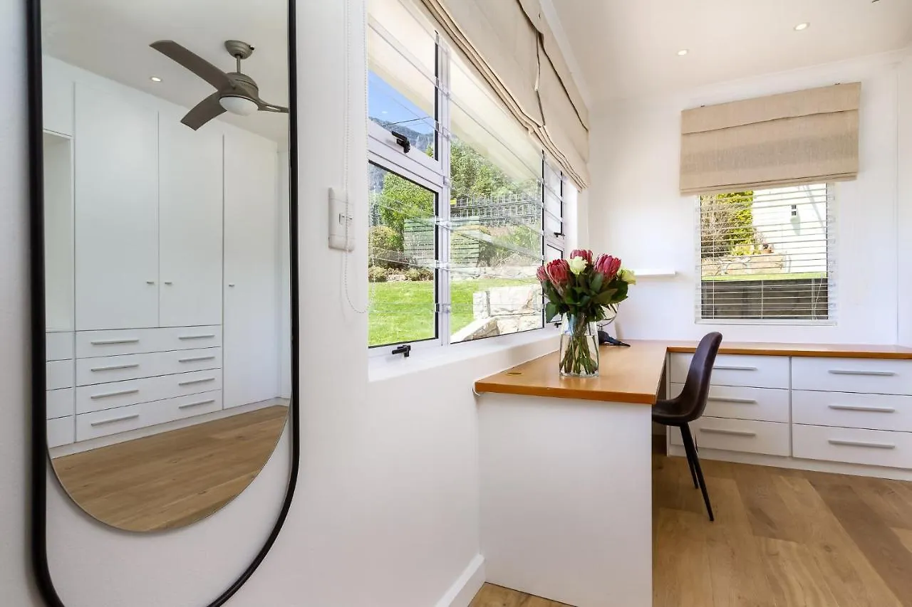Camps Bay Deluxe - Luxury Home With Pool, Ocean & Mountain Views Città del Capo Villa