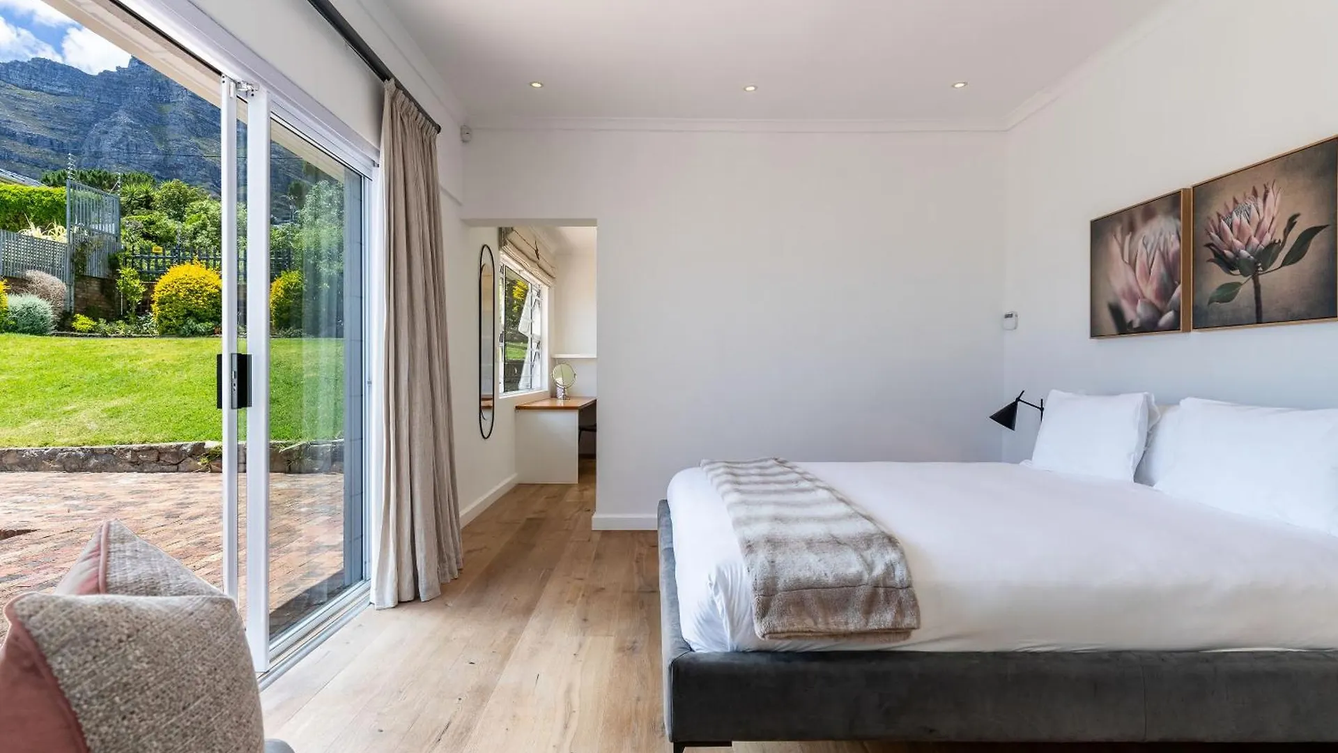 Camps Bay Deluxe - Luxury Home With Pool, Ocean & Mountain Views Città del Capo Sudafrica