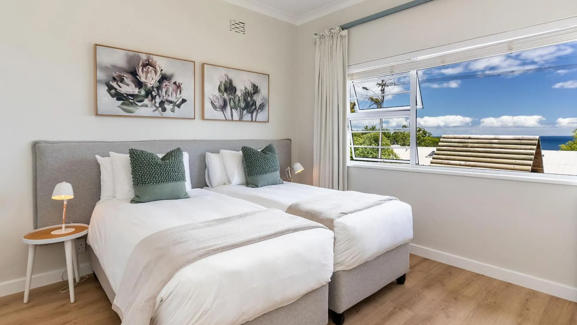 Camps Bay Deluxe - Luxury Home With Pool, Ocean & Mountain Views Città del Capo Villa